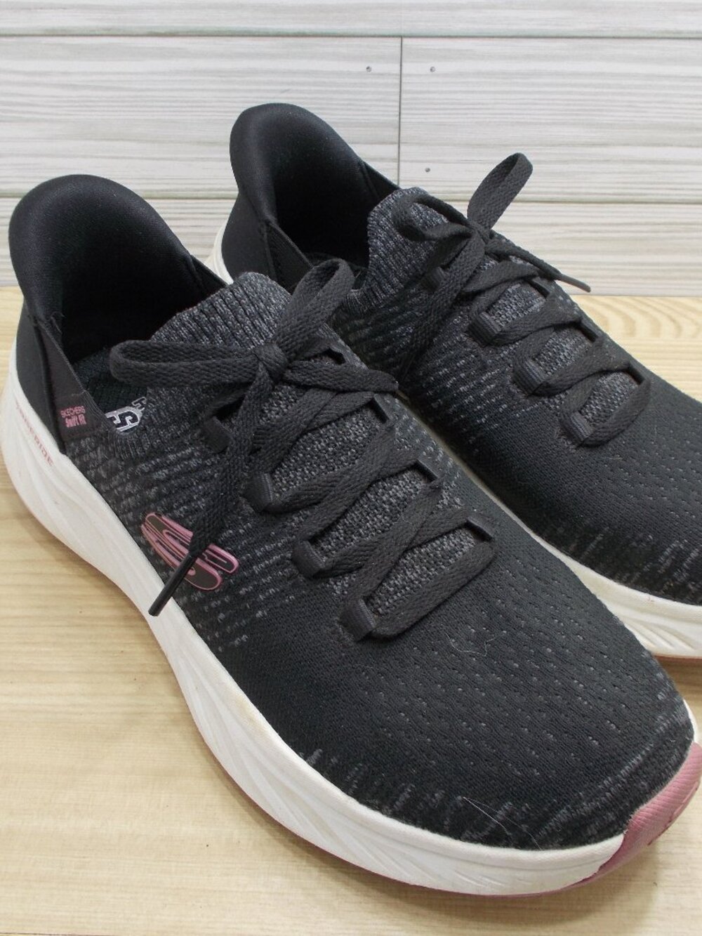 Skechers Edgeride Impression Women's 7 Running Shoes